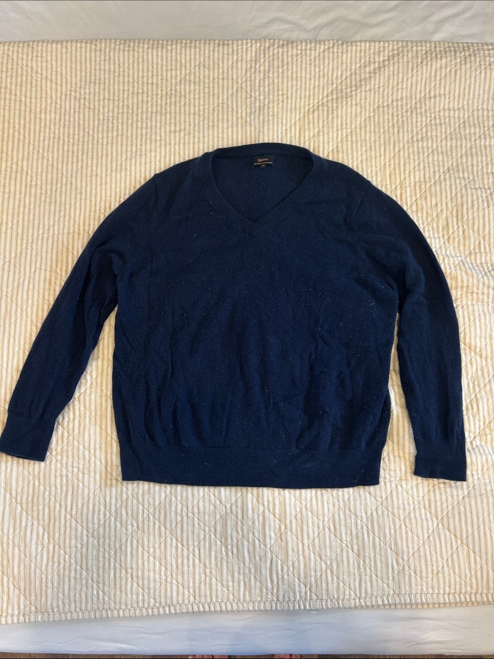 Quince Mongolian cashmere V-Neck Women’s Sweater in Navy - Picture 14 of 16